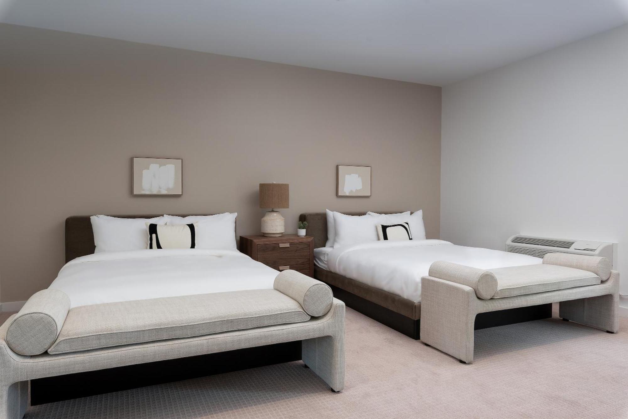 Boardwalk Hotel On Lake Anna By Kasa Mineral Room photo