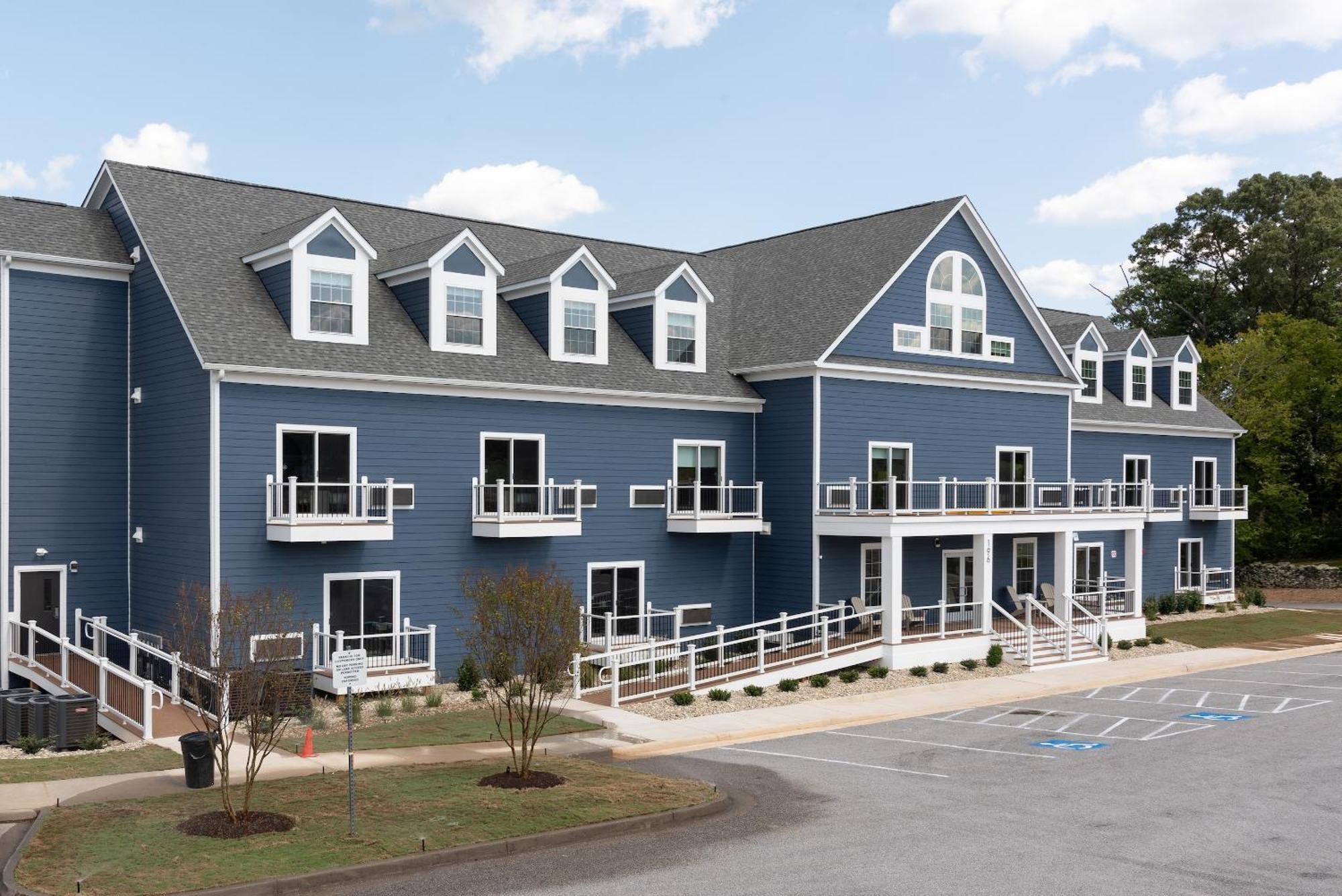 Boardwalk Hotel On Lake Anna By Kasa Mineral Exterior photo