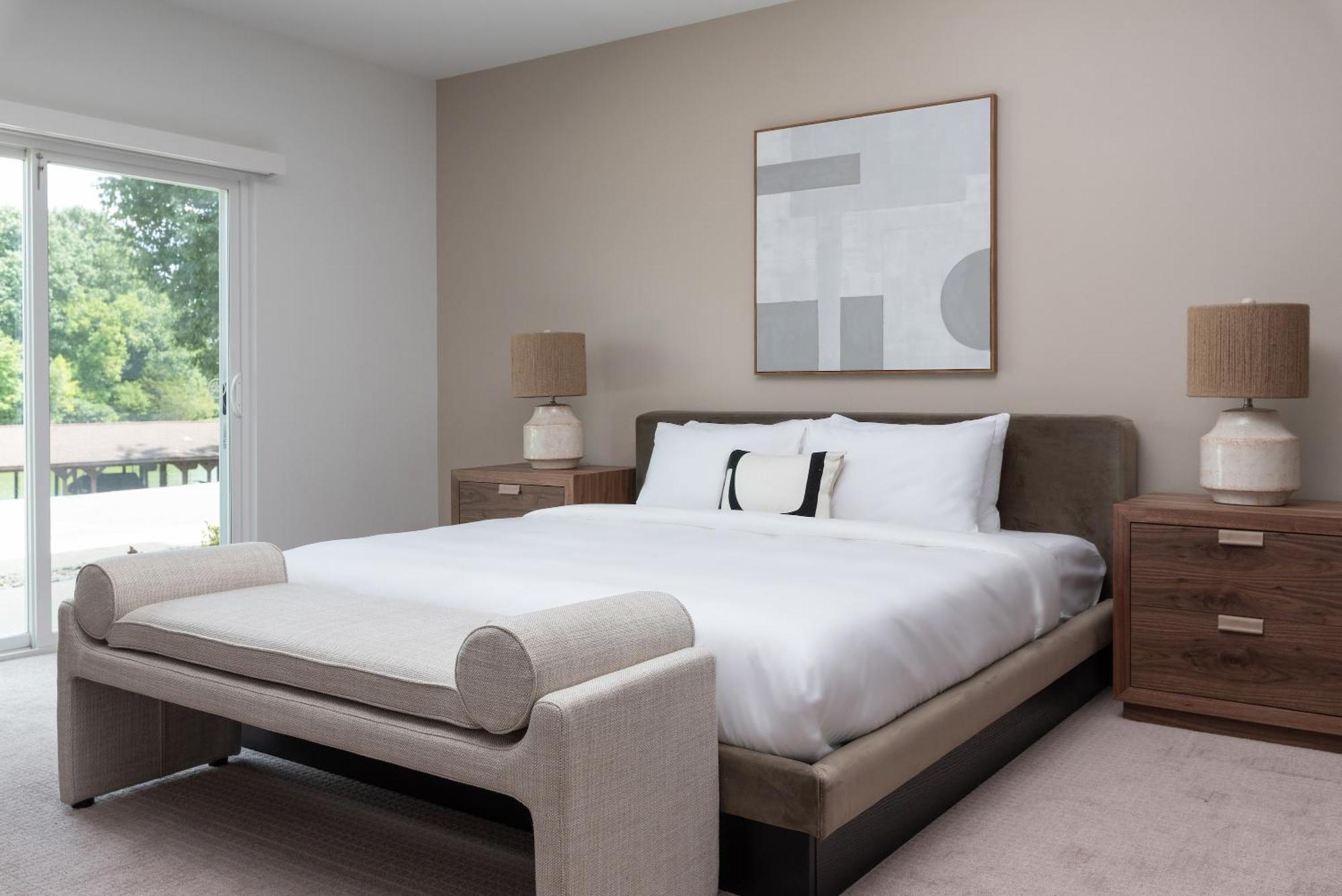 Boardwalk Hotel On Lake Anna By Kasa Mineral Room photo