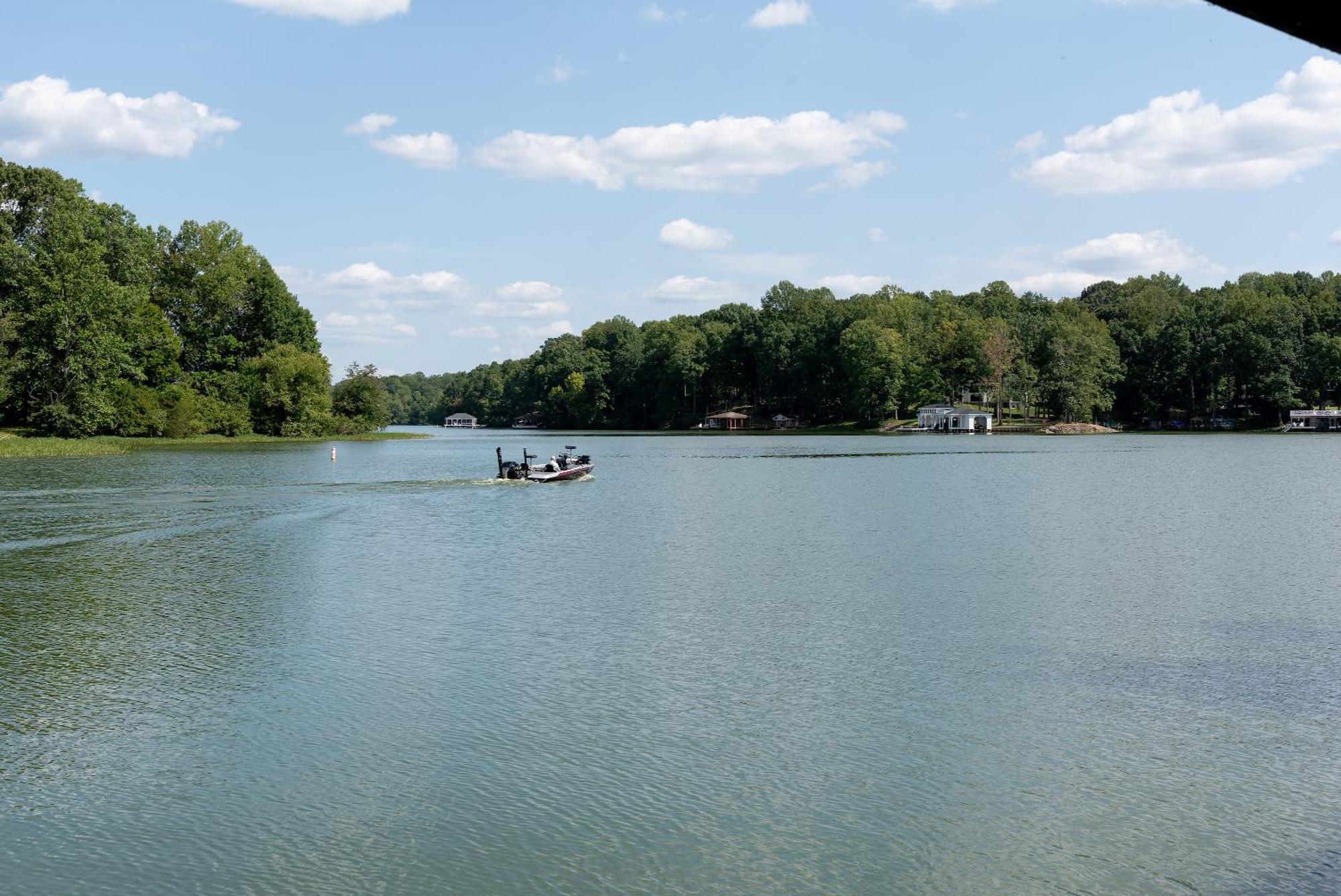 Boardwalk Hotel On Lake Anna By Kasa Mineral Exterior photo